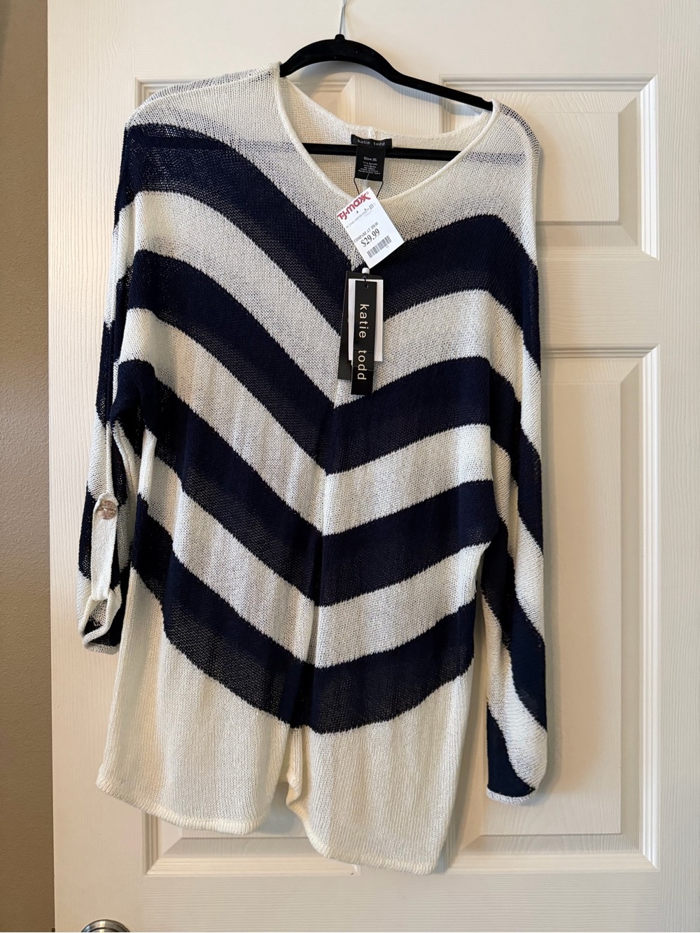 Kensie Navy & Cream V-Neck Chevron Stripe Sweater - XL